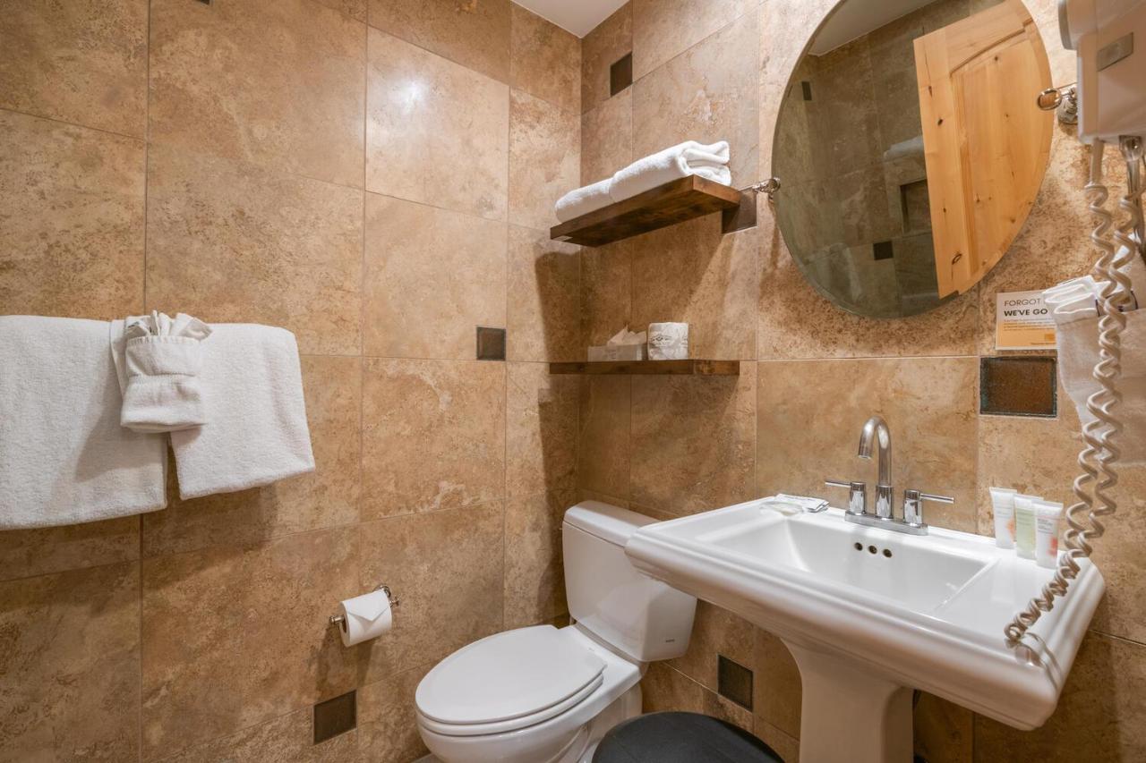 One-Bedroom Apartment at Treasure Mountain Inn