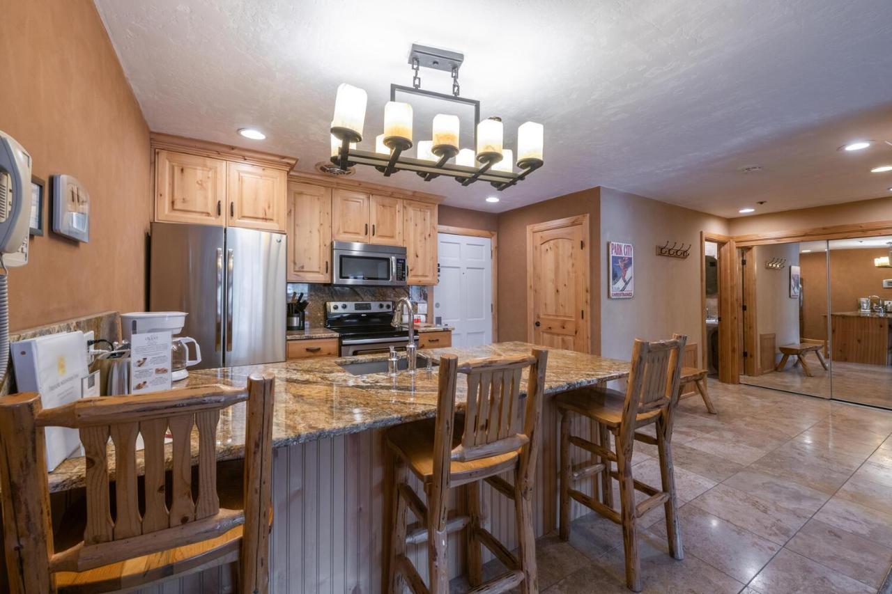 One-Bedroom Apartment at Treasure Mountain Inn