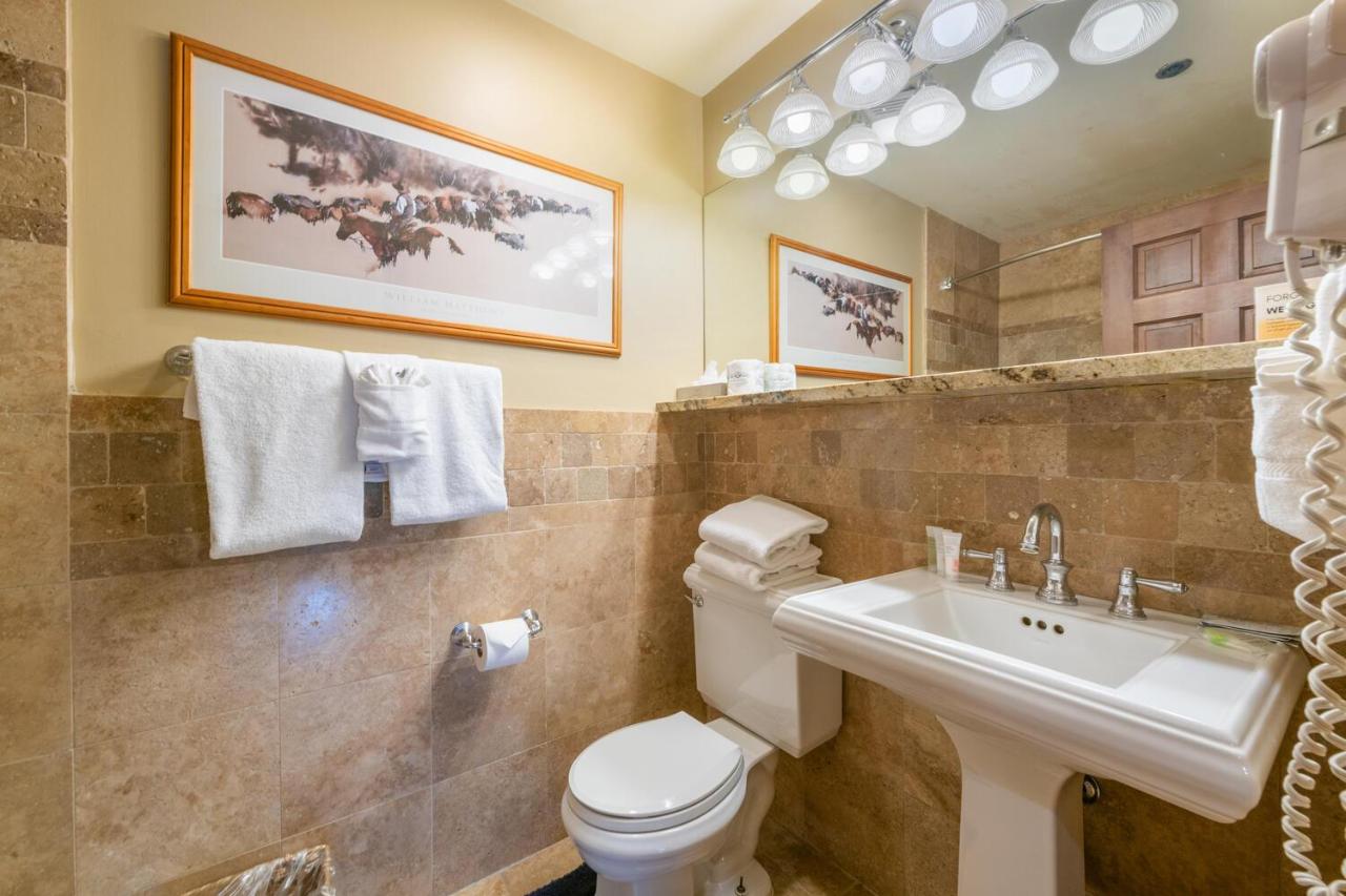 One-Bedroom Apartment at Treasure Mountain Inn