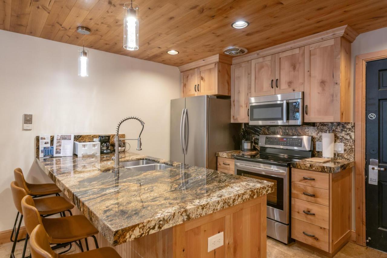 One-Bedroom Apartment at Treasure Mountain Inn