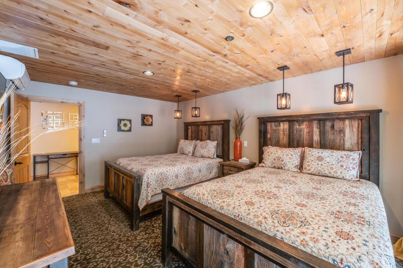 One-Bedroom Apartment at Treasure Mountain Inn