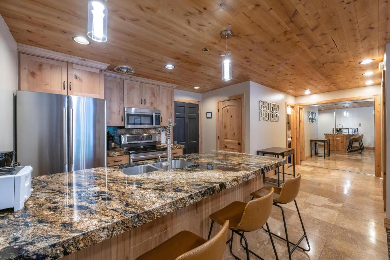 One-Bedroom Apartment at Treasure Mountain Inn