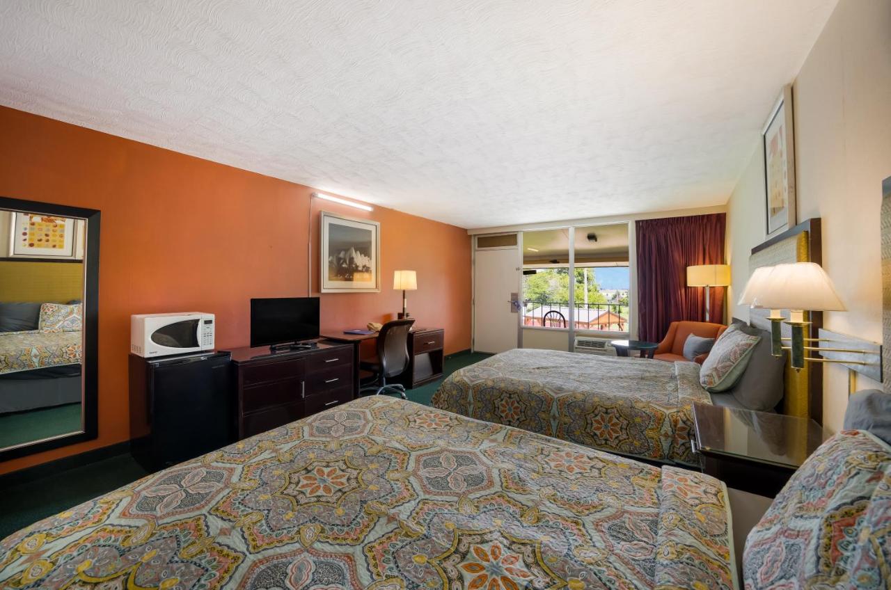 | Knights Inn Oakley
