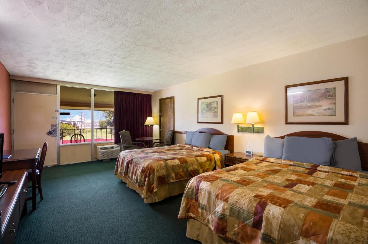 | Knights Inn Oakley