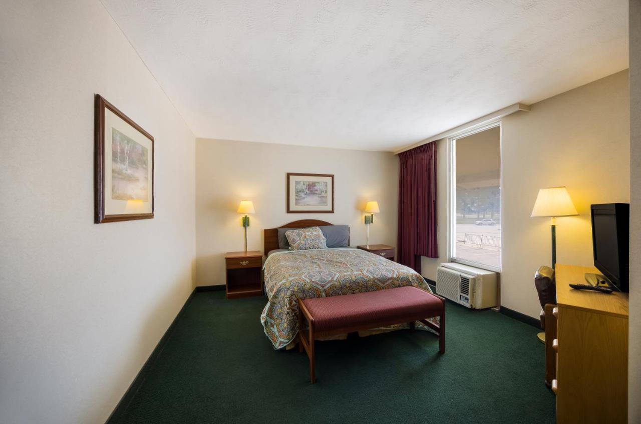 | Knights Inn Oakley