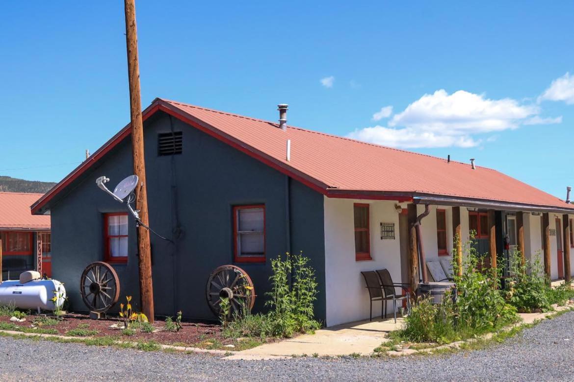 | Hikers Cimarron Inn & RV Park