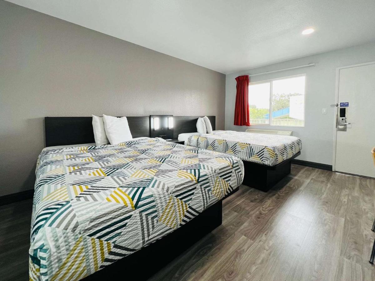 | Motel 6-La Mesa, CA - San Diego