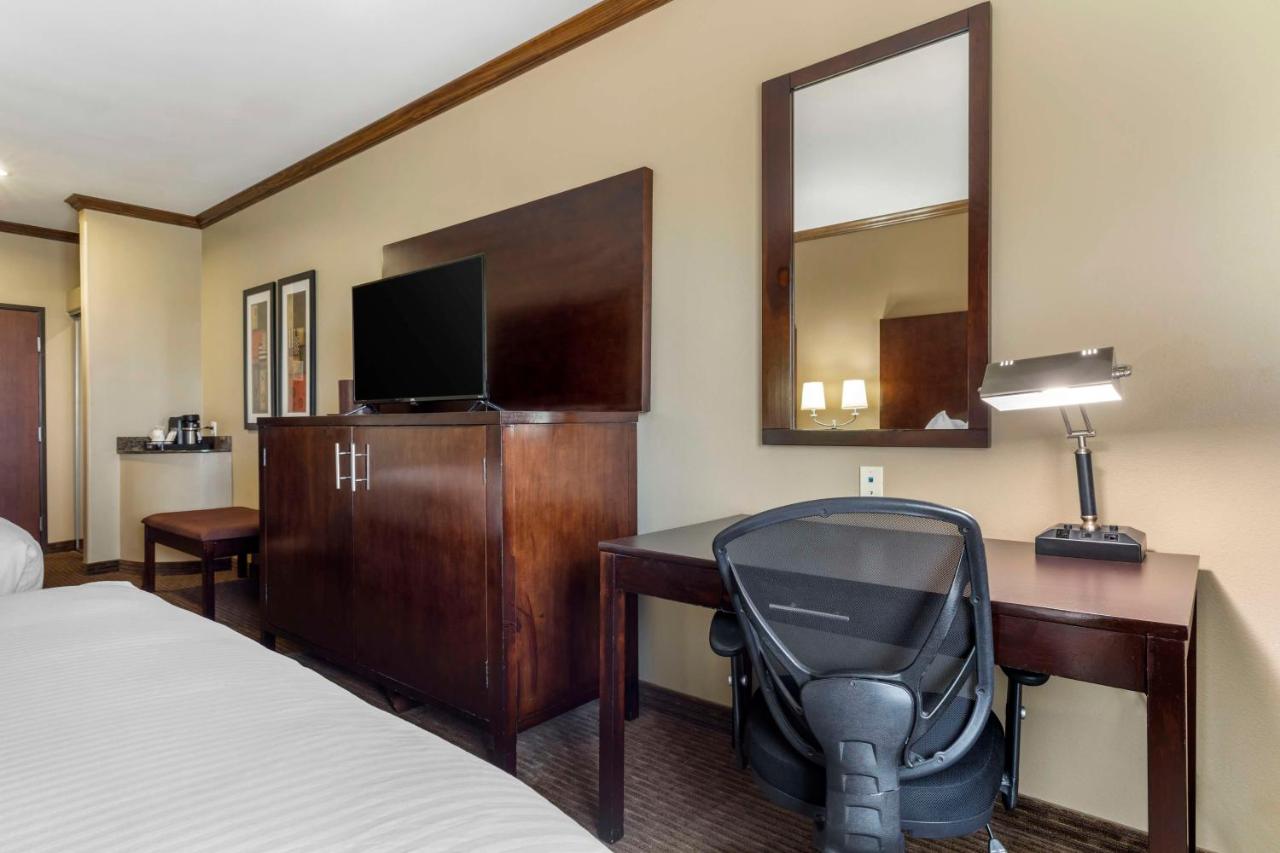  | Best Western Plus Texoma Hotel & Suites