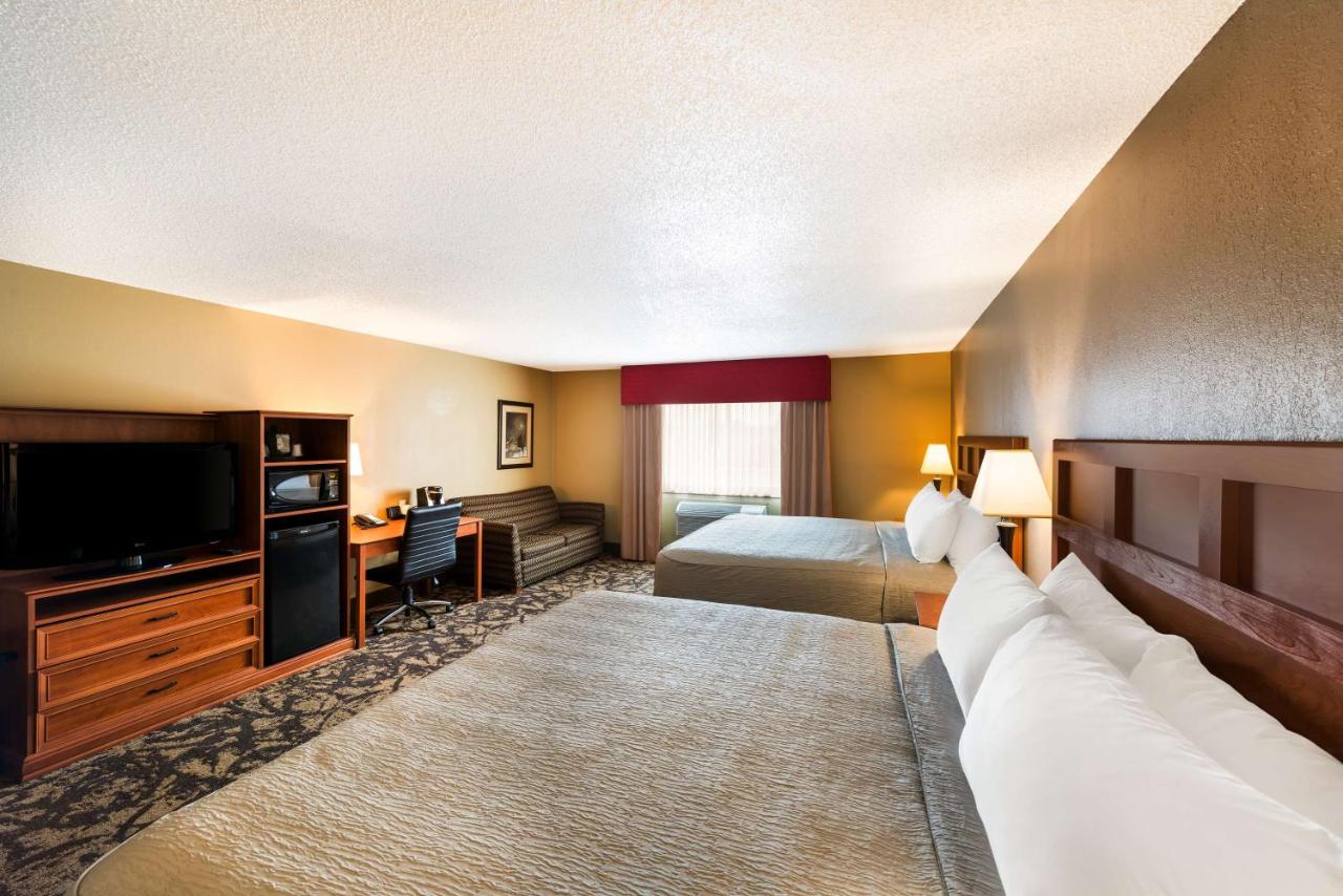 Deluxe King Suite at Best Western Derby Inn