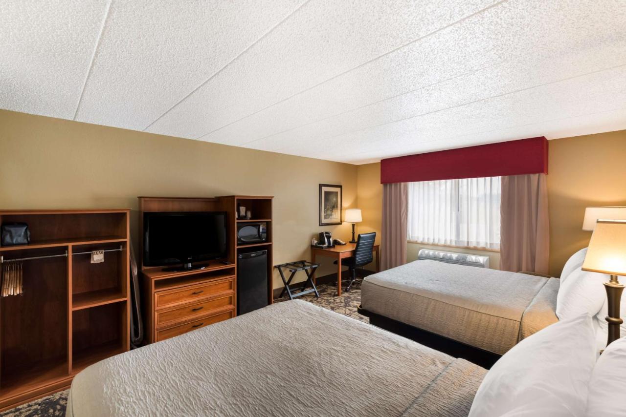 Queen Room with Two Queen Beds - Non-Smoking at Best Western Derby Inn