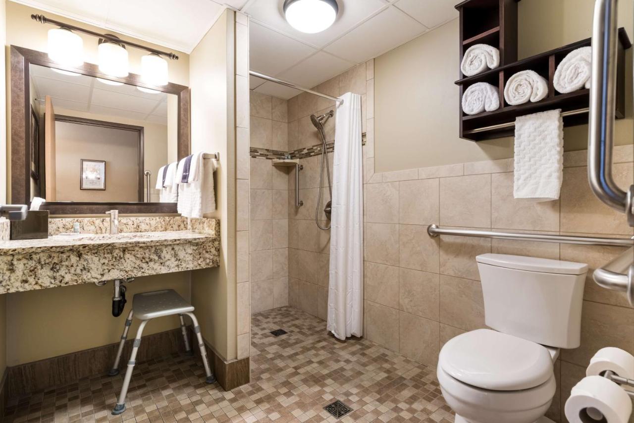 King Room with Roll-In Shower - Disability Access at Best Western Derby Inn
