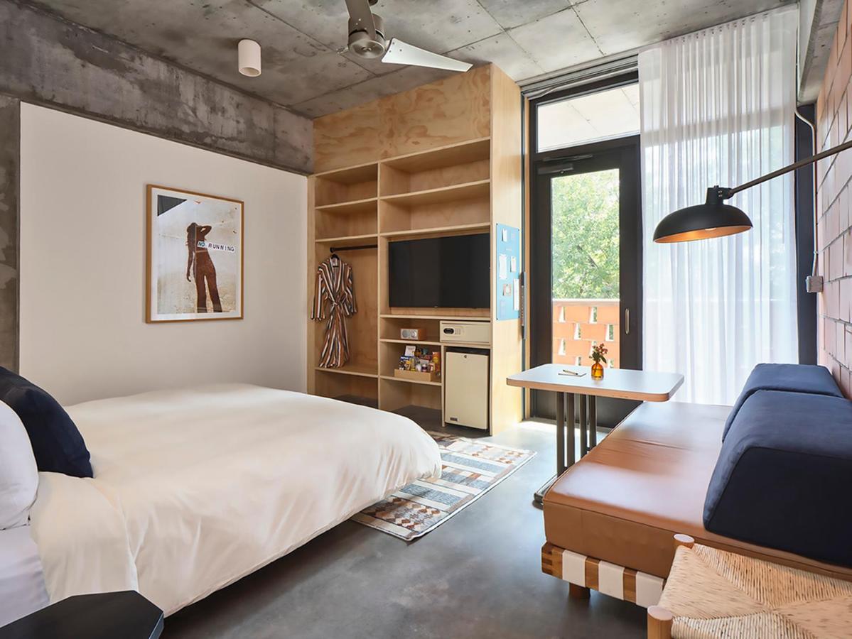 Standard King Room at The Carpenter Hotel