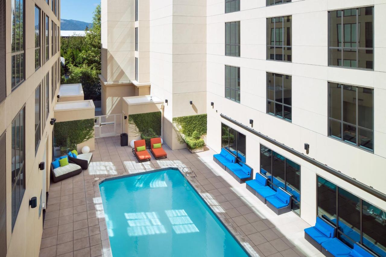 Guest Room, 1 King at Aloft by Marriott Cupertino