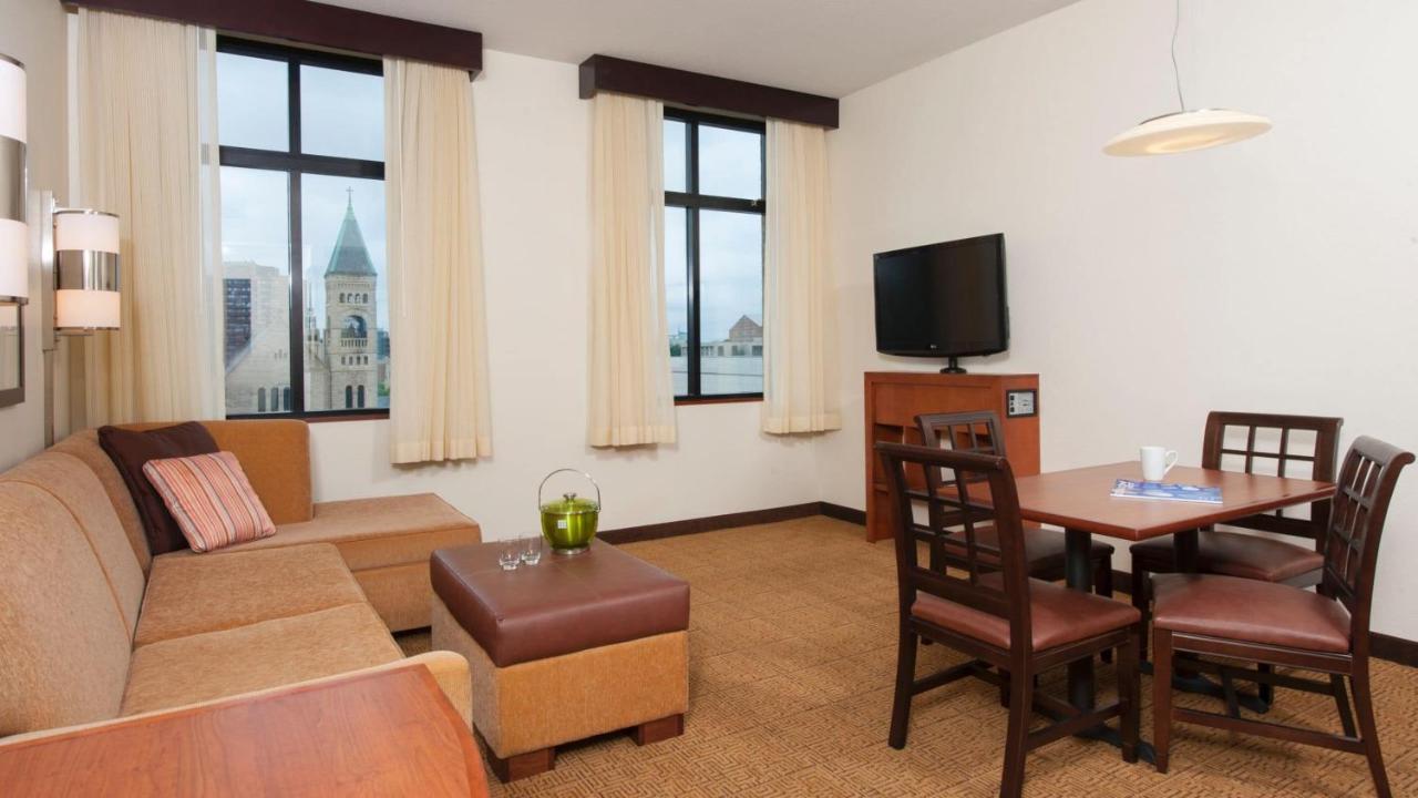 Accessible King Bed One Bedroom Suite Roll-In Shower with Sofa Bed at Hyatt Place Des Moines/Downtown