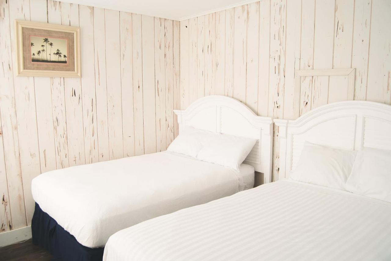  | Surf Club Oceanfront Hotel