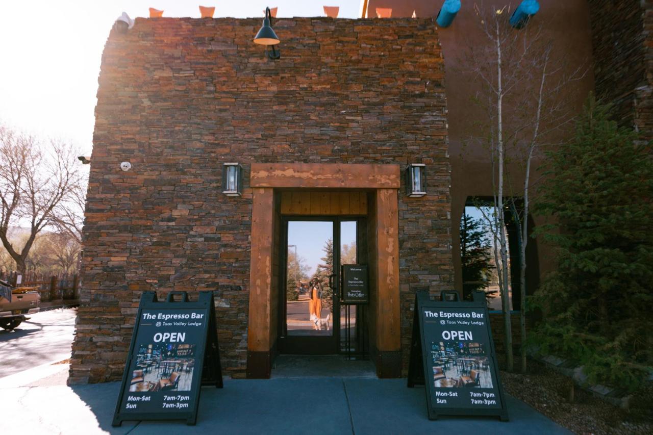 | Taos Valley Lodge