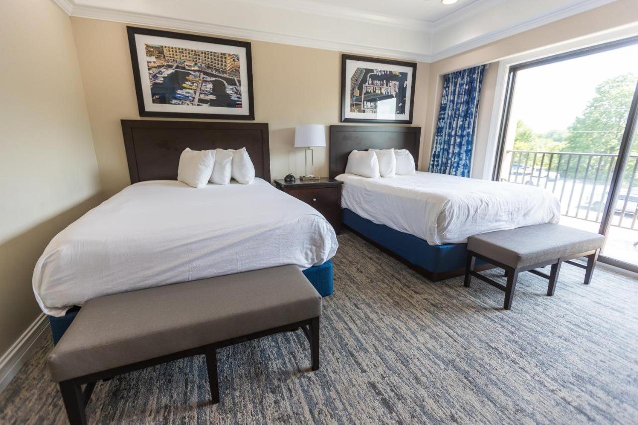 Deluxe Double Room with Balcony at Camden on the Lake Resort & Spa