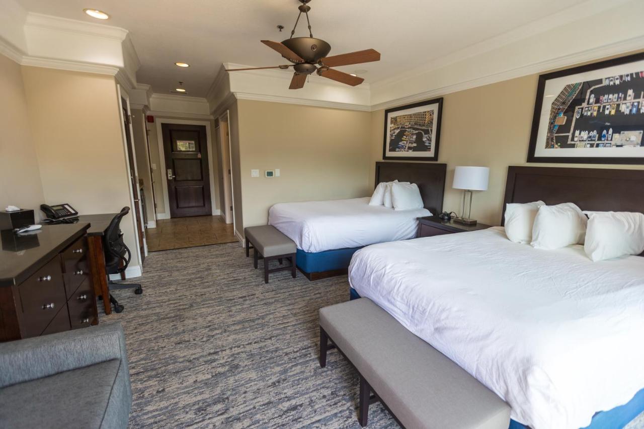 Deluxe Double Room with Balcony at Camden on the Lake Resort & Spa