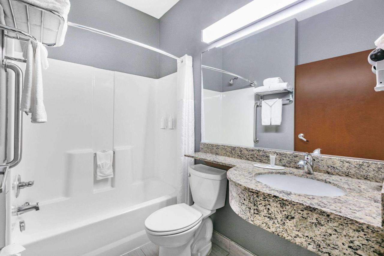 Queen Suite - Non-Smoking at Microtel Inn & Suites by Wyndham Austin Airport
