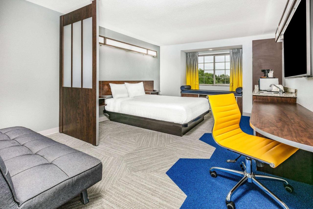 Queen Studio Suite - Accessible/Non-Smoking at Microtel Inn & Suites by Wyndham Austin Airport