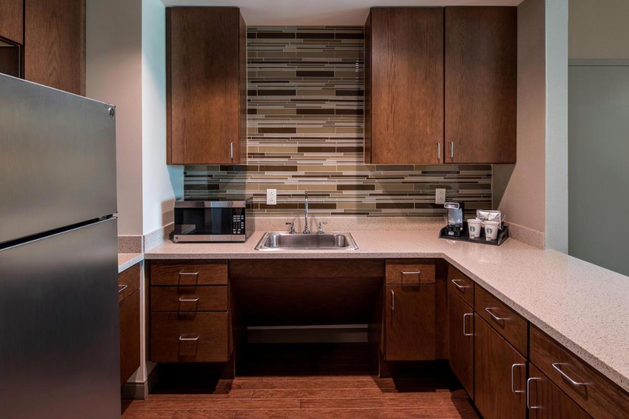 1 Bedroom Suite, 1 King at The Westin Wilmington