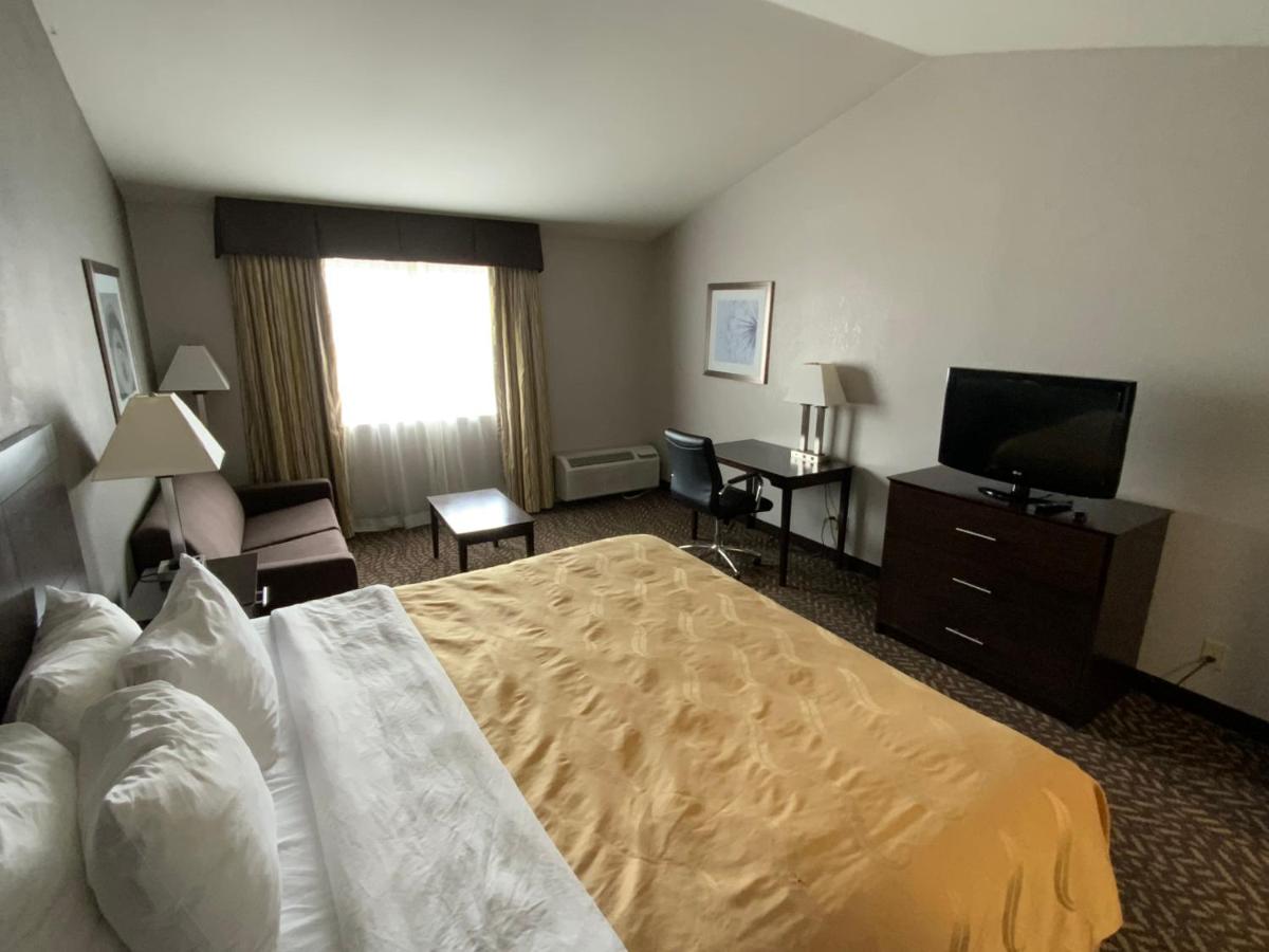 King Room at Quality Inn & Suites University/Airport
