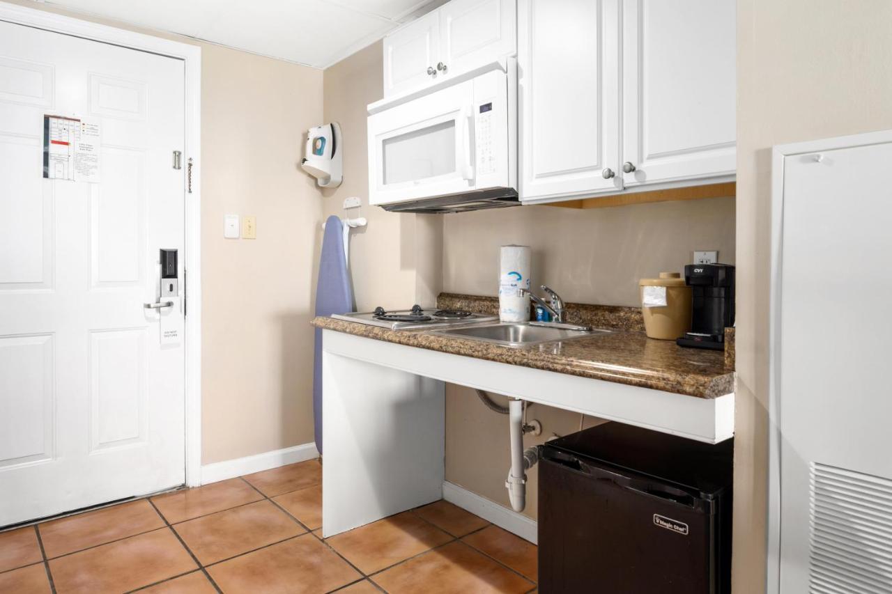 | Tidelands Caribbean Boardwalk Hotel and Suites