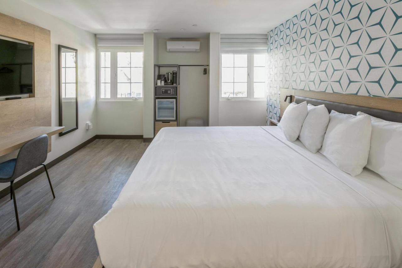 Deluxe King Studio ( Self Check-in with Virtual Front Desk) at Kasa Niche Hotel Redwood City