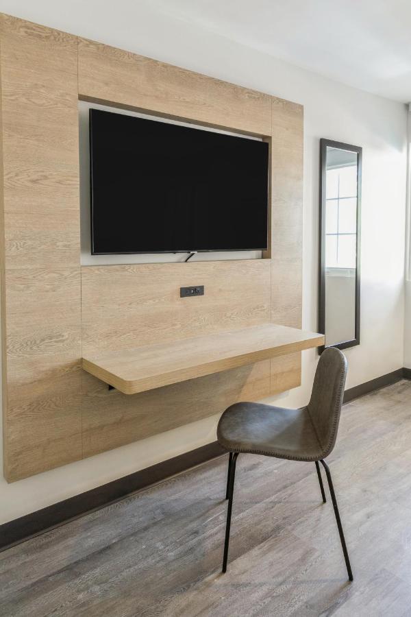 Deluxe King Studio ( Self Check-in with Virtual Front Desk) at Kasa Niche Hotel Redwood City