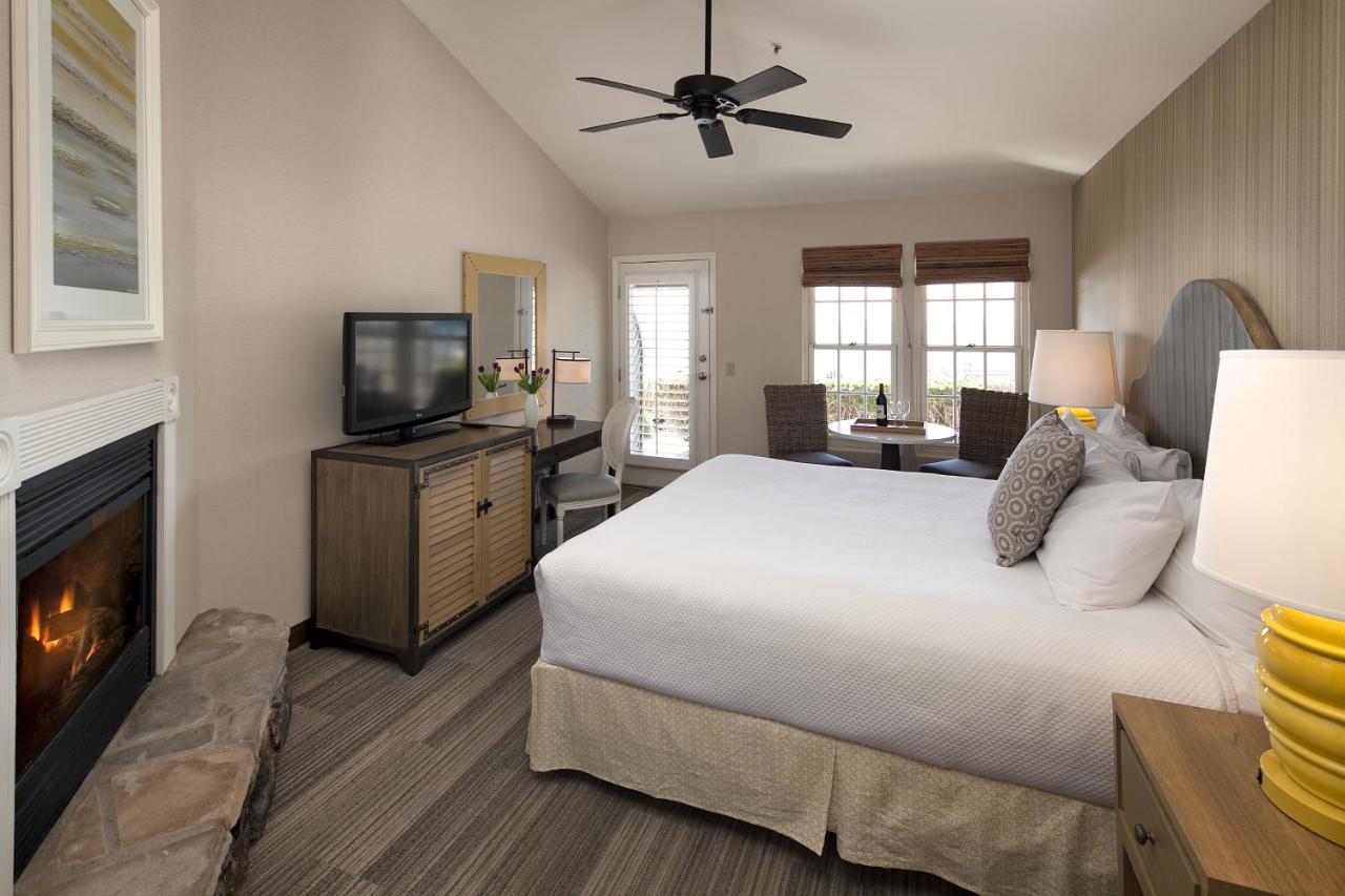 King Room at Cottage Inn By The Sea