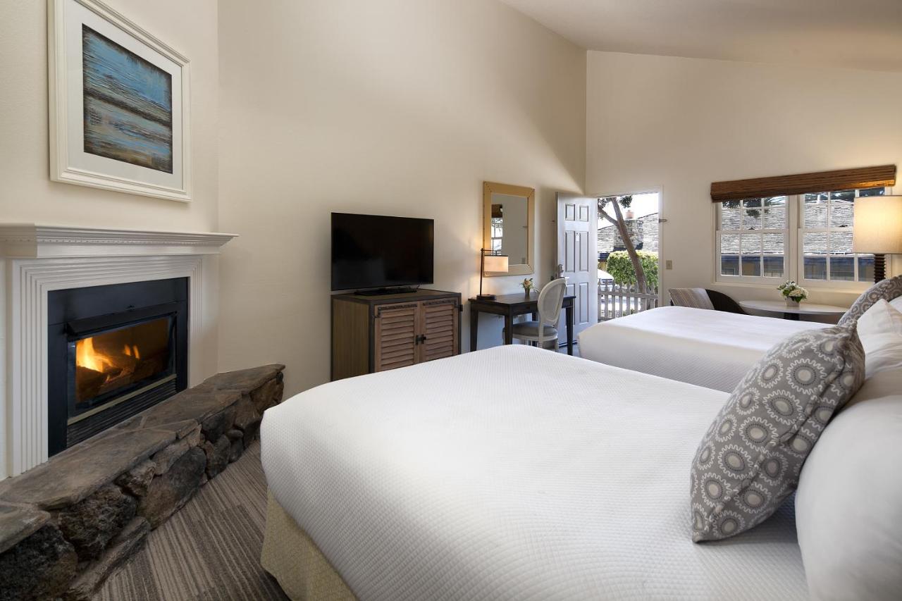 Queen Room with Two Queen Beds - Disability Access at FogCatcher Inn