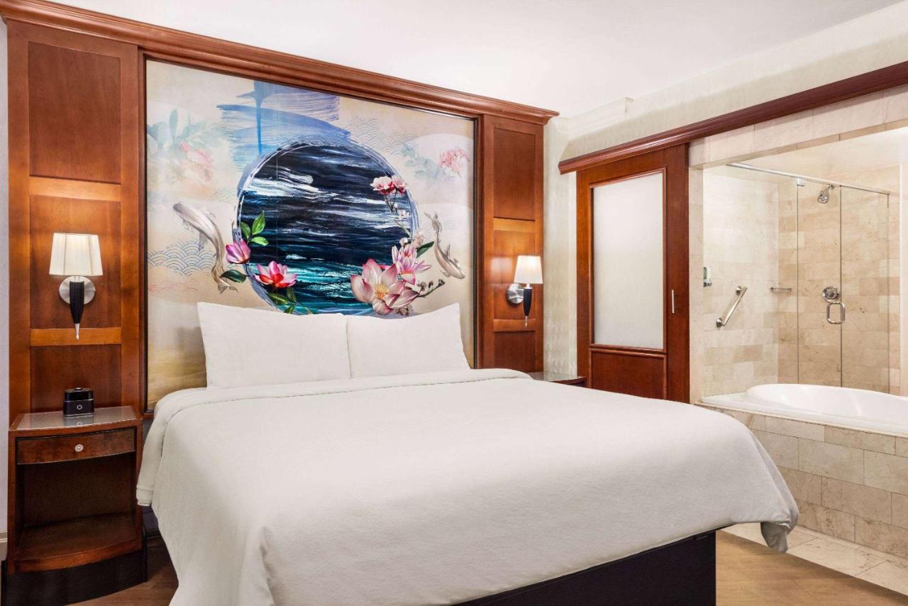 King Room with Hydrotherapy Suite, Non-Smoking at Viana Hotel and Spa, Trademark Collection by Wyndham