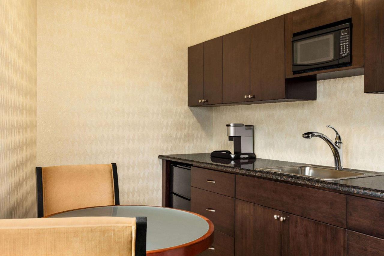 King Room with One-Bedroom, Hydrotherapy Kitchenette Suite, Non-Smoking at Viana Hotel and Spa, Trademark Collection by Wyndham