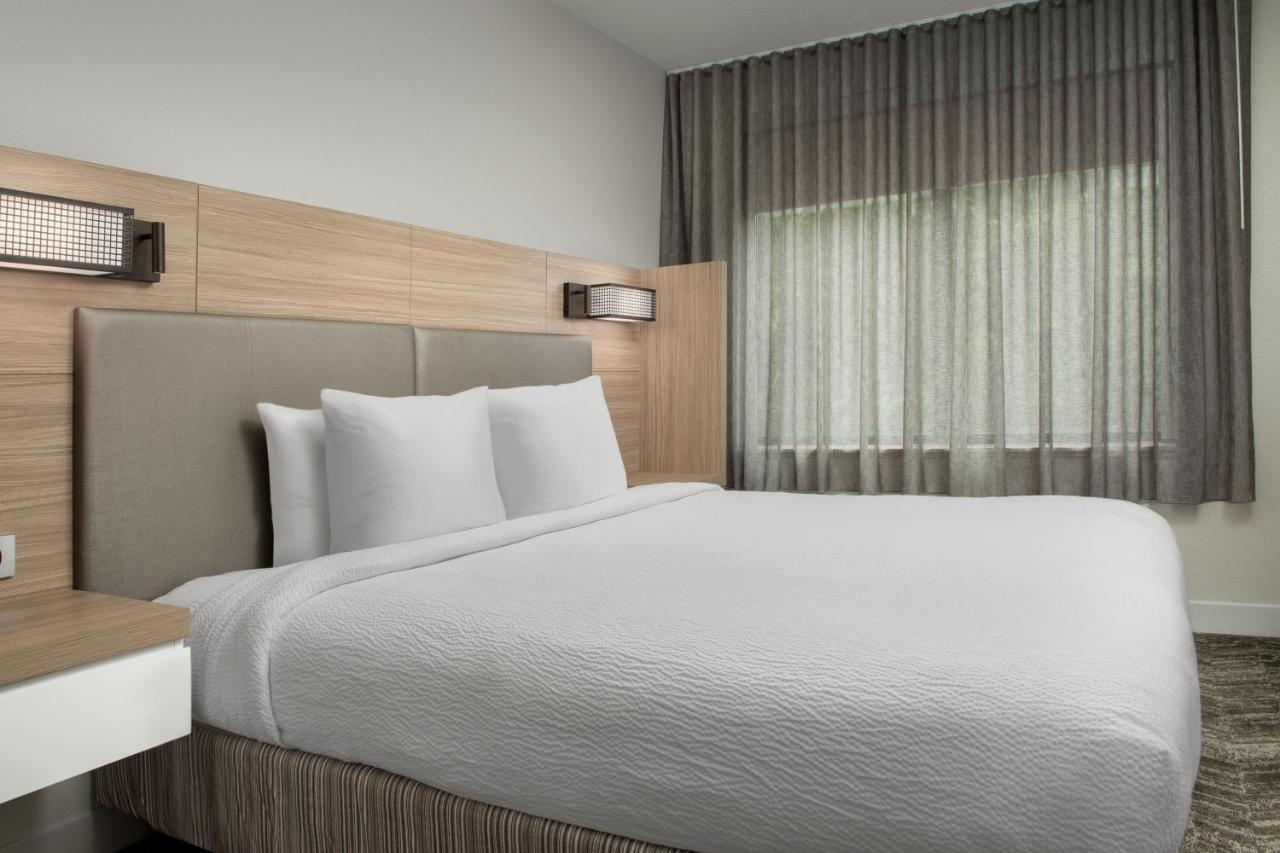 Pure Wellness, Guest room, King, Sofa bed at SpringHill Suites by Marriott Atlanta Buford/Mall of Georgia