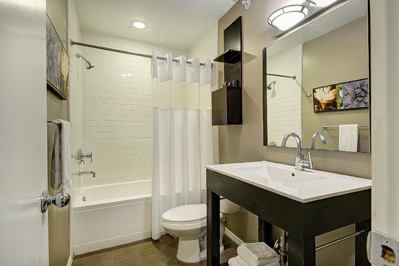 Standard King Room at Shelter Hotel Los Angeles