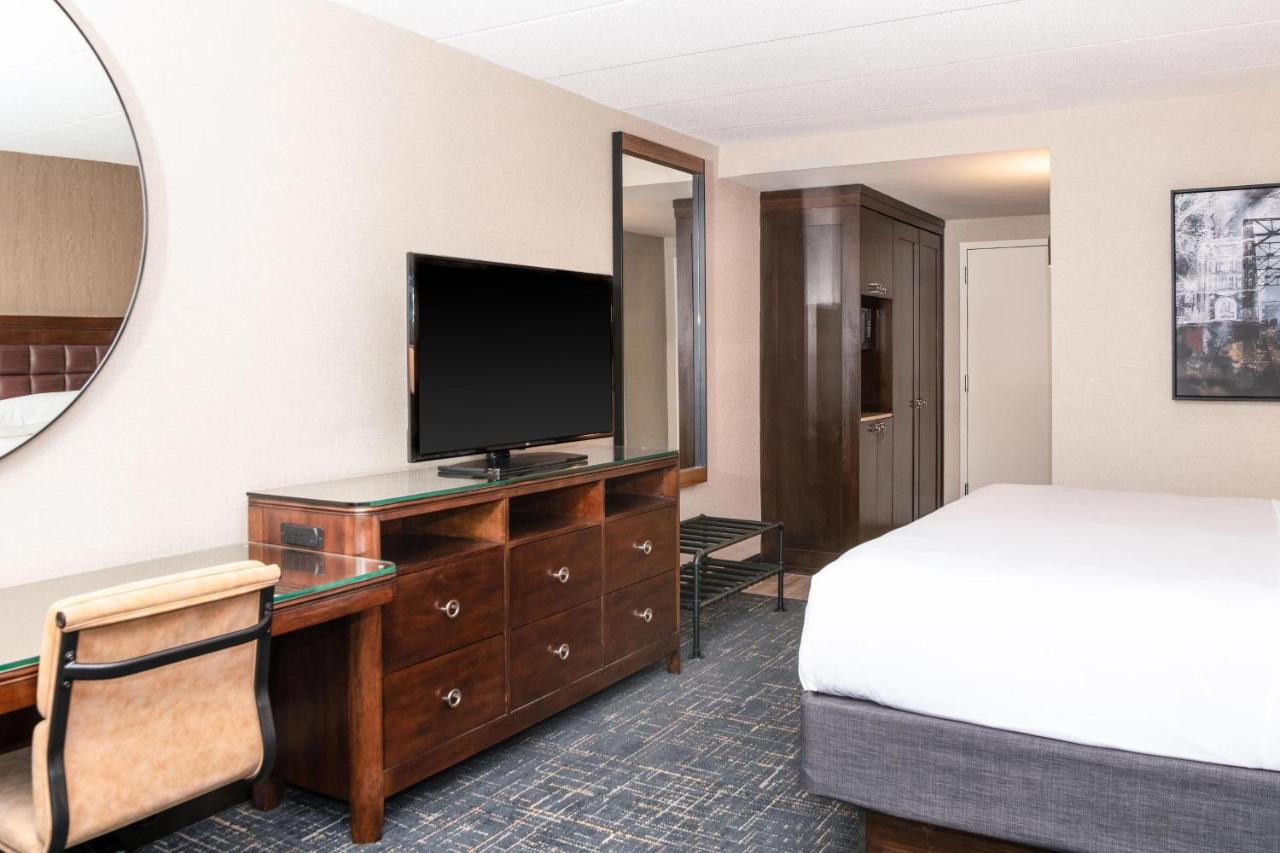 1 King, Sofa Bed at Sheraton Ann Arbor Hotel