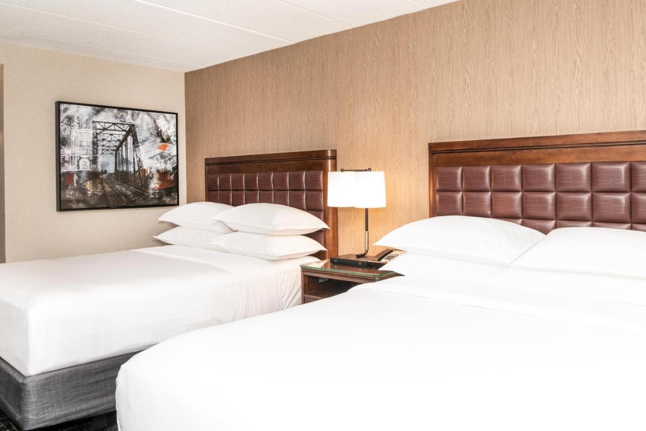 Concierge level, Guest room, 2 Queen at Sheraton Ann Arbor Hotel