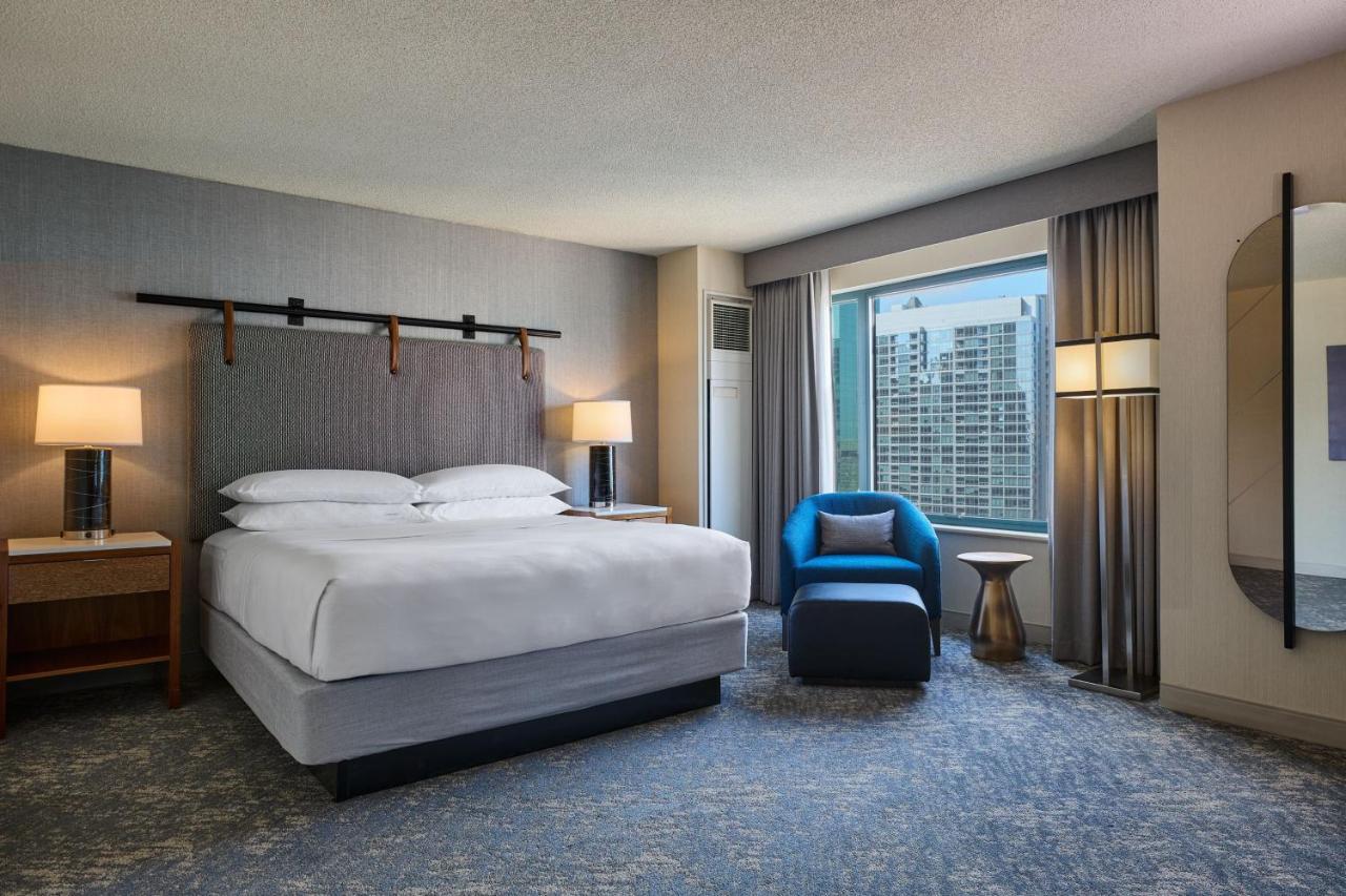 Club King Room with City View - High Floor at Sheraton Grand Chicago Riverwalk