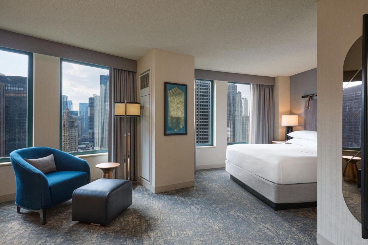 Club King Room with City View - High Floor at Sheraton Grand Chicago Riverwalk