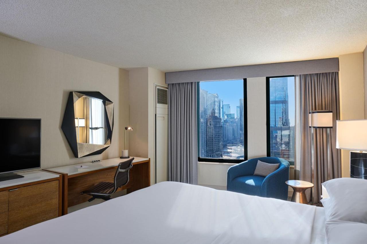 Club King Room with City View - High Floor at Sheraton Grand Chicago Riverwalk