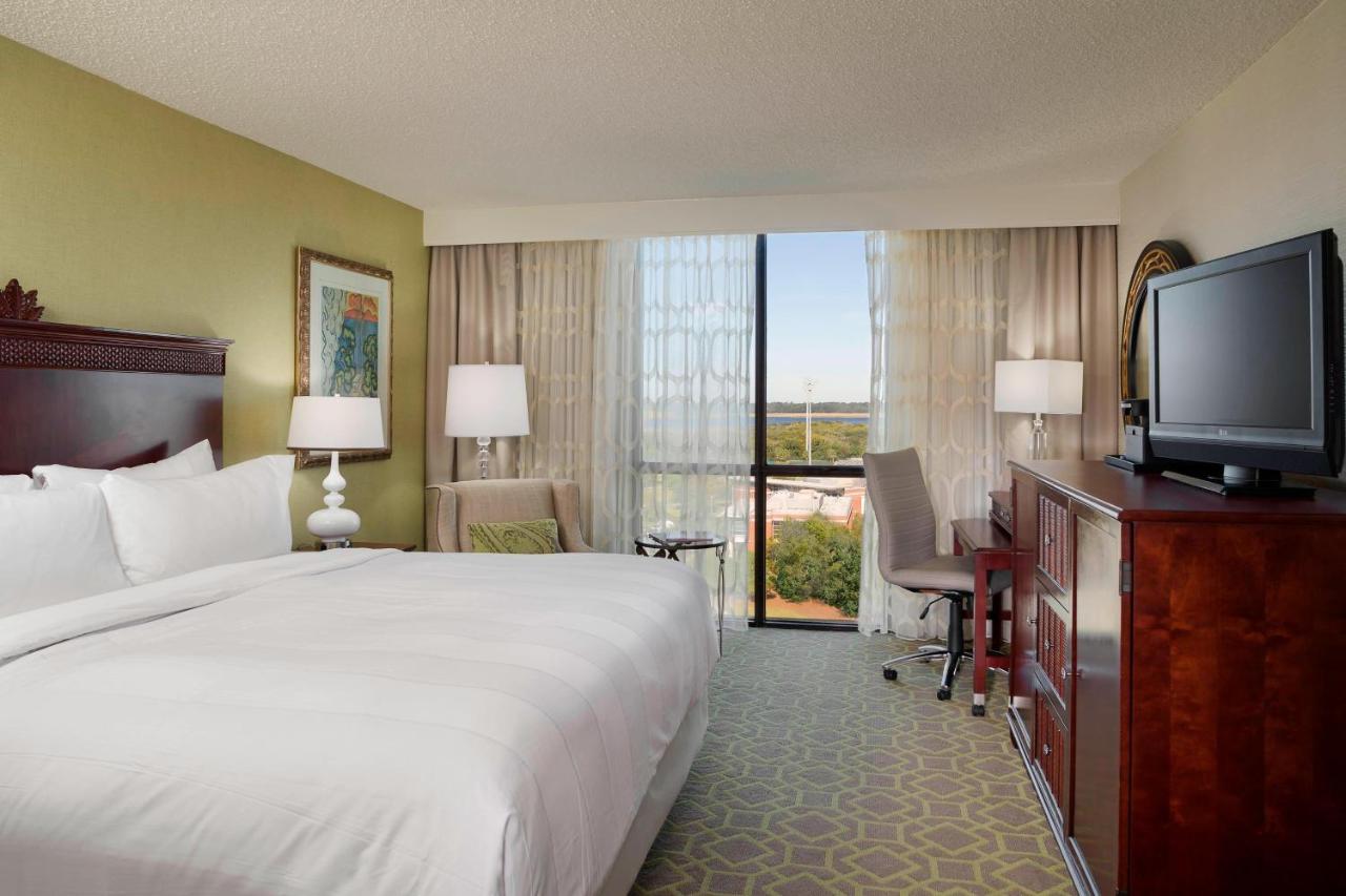 King Room with Concierge Level and Balcony at Charleston Marriott