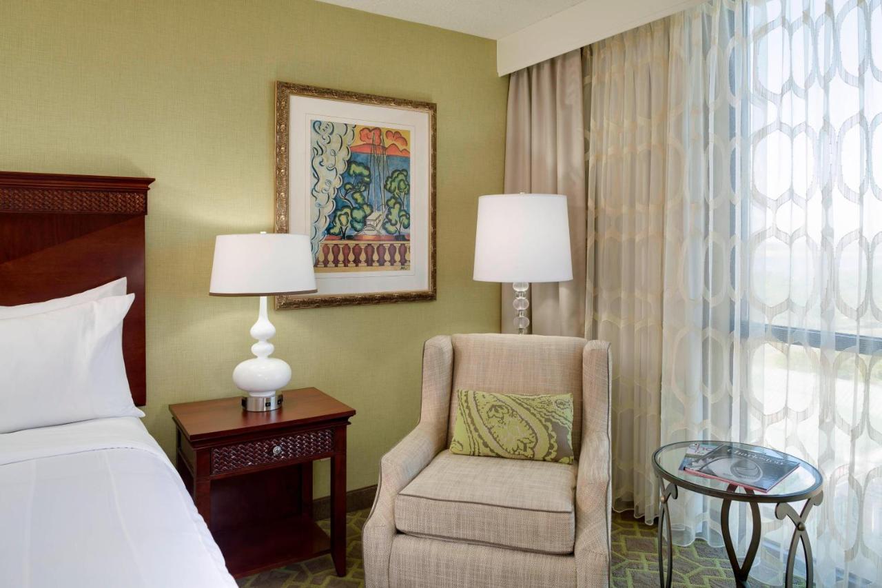 King Room with Concierge Level and Balcony at Charleston Marriott