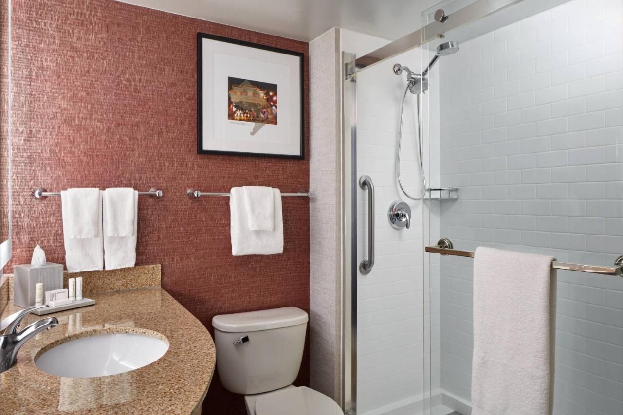 | Fairfield Inn & Suites by Marriott Washington Downtown