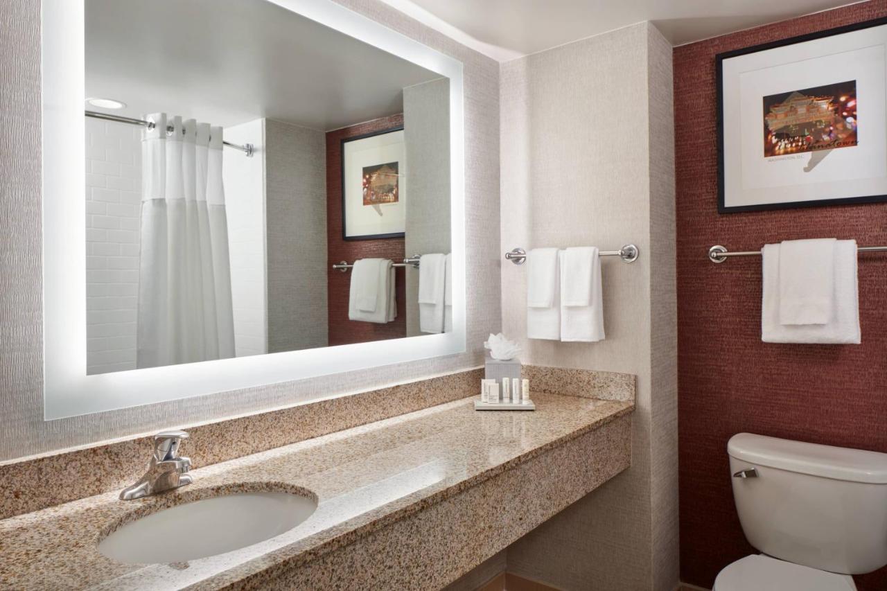 | Fairfield Inn & Suites by Marriott Washington Downtown
