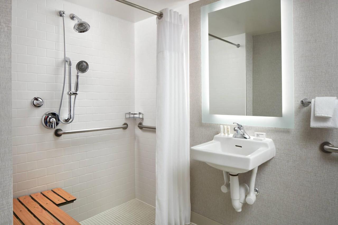 | Fairfield Inn & Suites by Marriott Washington Downtown