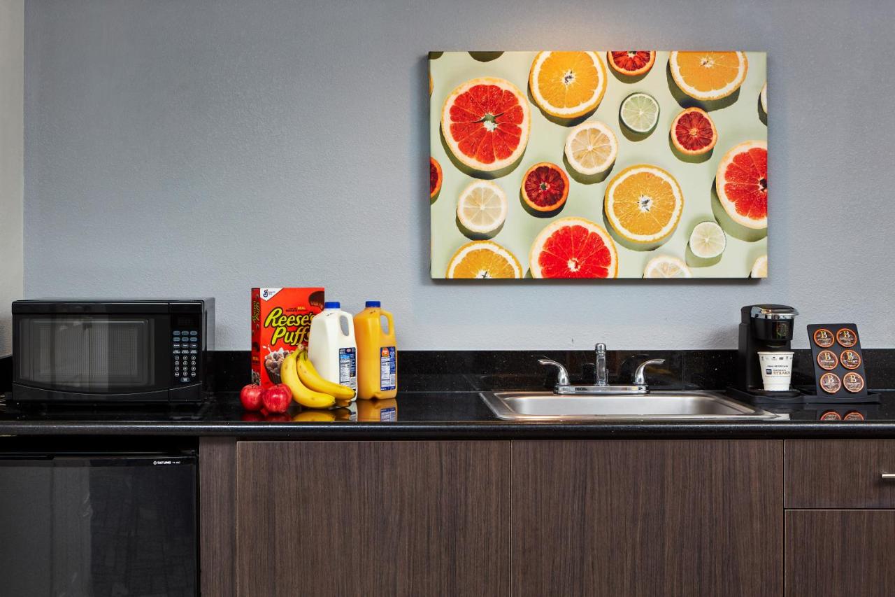 Executive King Room at Best Western Plus Meridian Inn & Suites, Anaheim-Orange