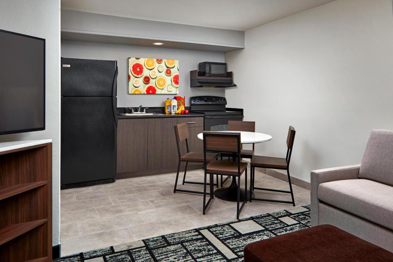 | Best Western Plus Meridian Inn & Suites, Anaheim-Orange