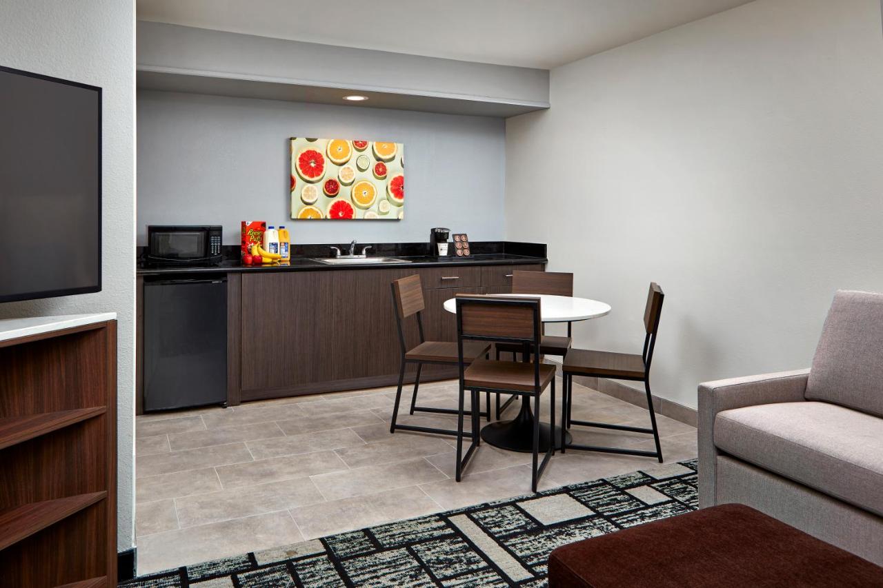| Best Western Plus Meridian Inn & Suites, Anaheim-Orange
