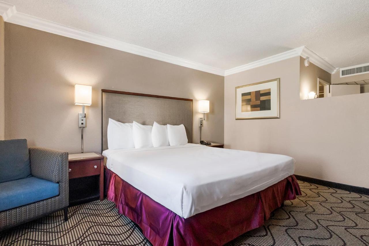 King Room - Non-Smoking at Jack London Inn
