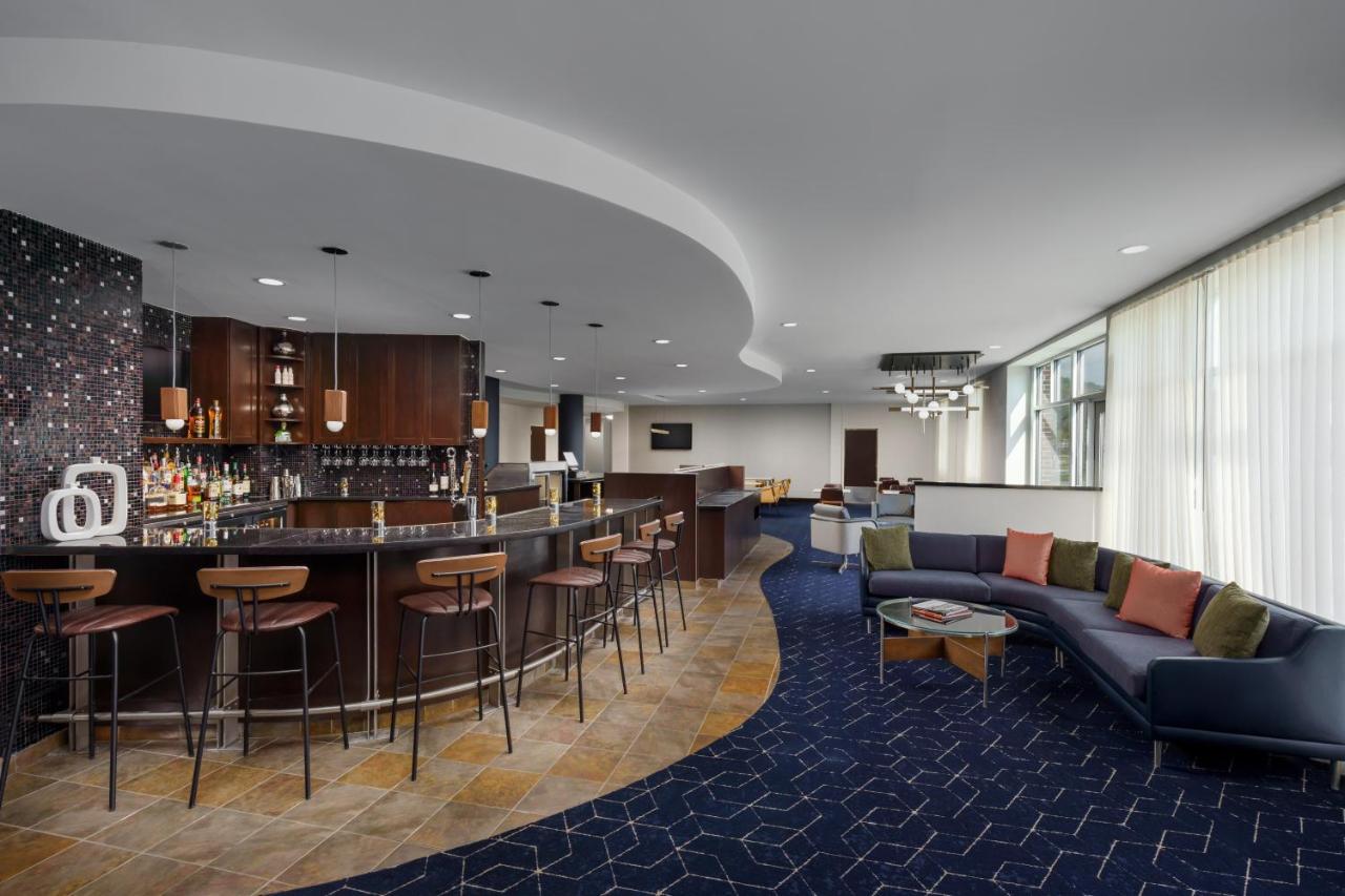 | Courtyard Keene Downtown